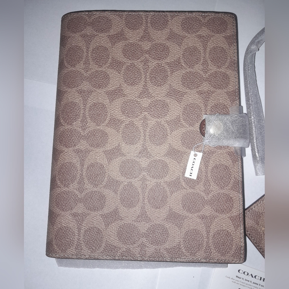 New Coach Notebook & Matching ID Lanyard In Sing. Tan/Brown Gold NWT - Picture 3 of 13